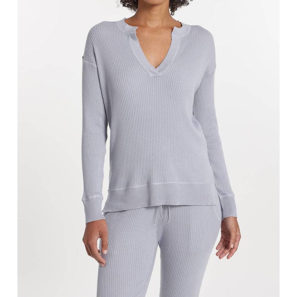 NEW LEIMERE cabo split neck top in light grey